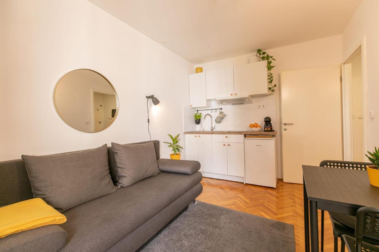 Pula City Accomodation ภายนอก รูปภาพ