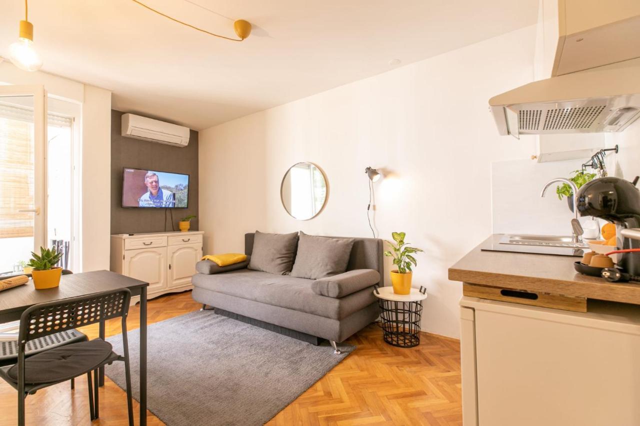 Pula City Accomodation ภายนอก รูปภาพ